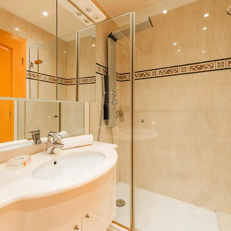 Apartment La Place De La Cathedrale - Superbe Appt Face A La Cathedrale