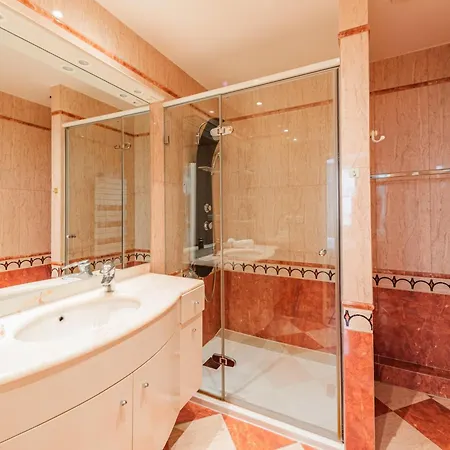 La Place De La Cathedrale - Superbe Appt Face A La Cathedrale Apartment